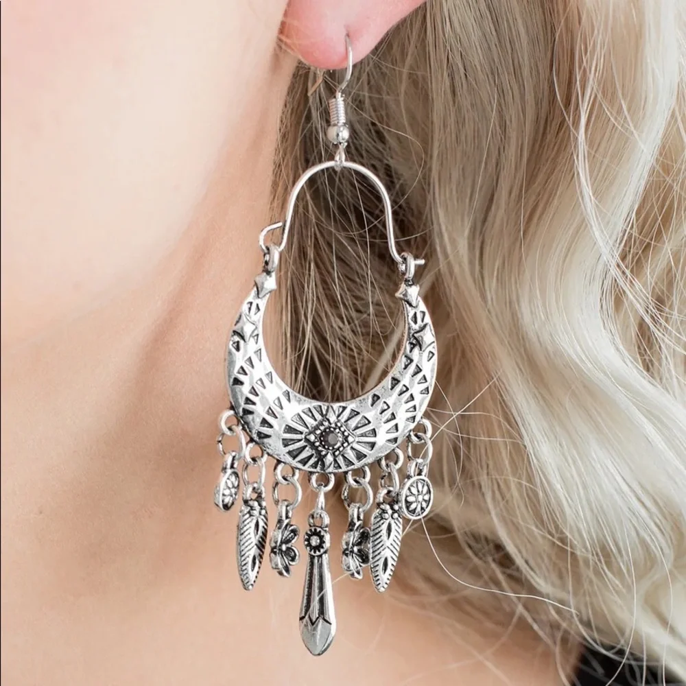 Nature Escape Silver Dangle Earrings - Picture 1 of 2